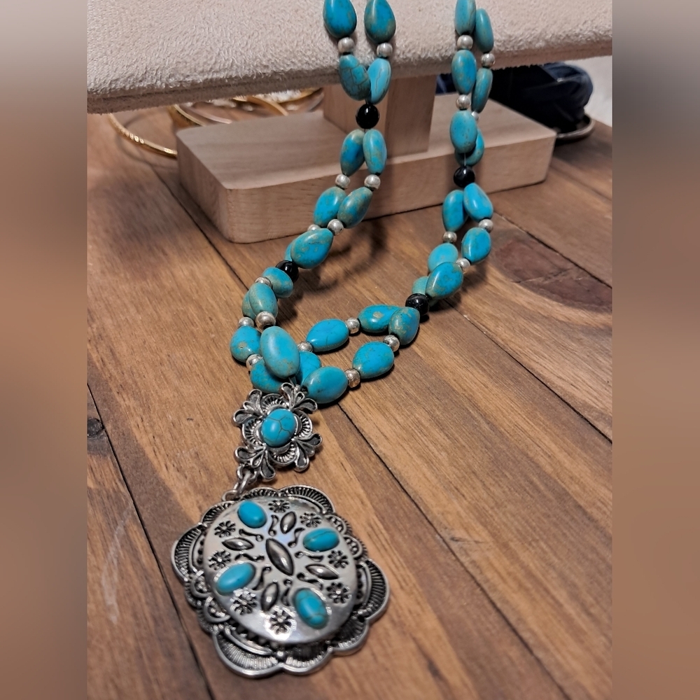 Turquoise Pendant Necklace - Picture 2 of 2